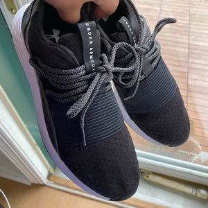 Under Armour Women’s 9.5 Black Sneakers(worn once)